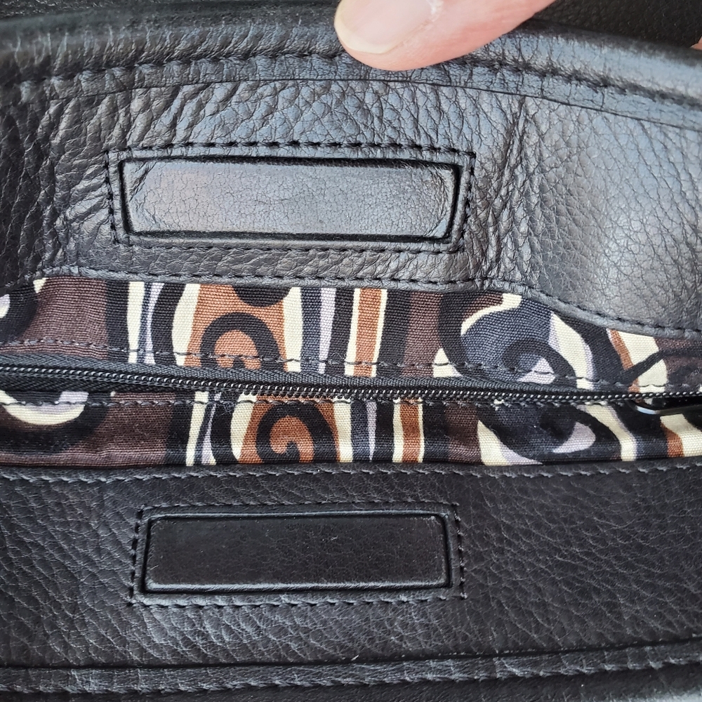 Brighton Leather Shoulder Bag - Picture 5 of 9